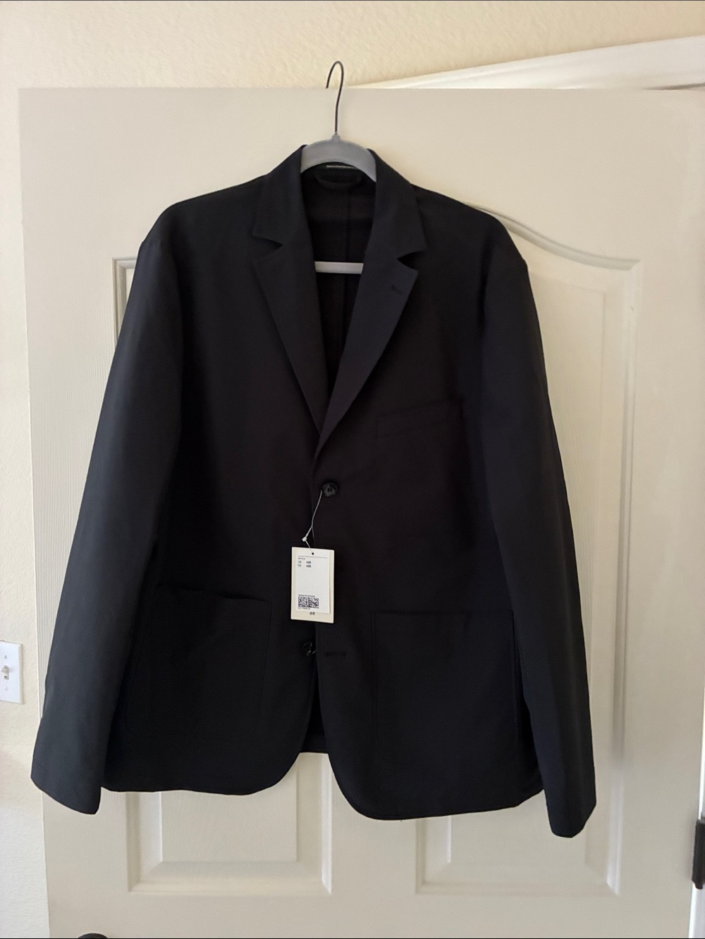 H&M Black Men's Blazer - Tailored Three Button Sport Coat